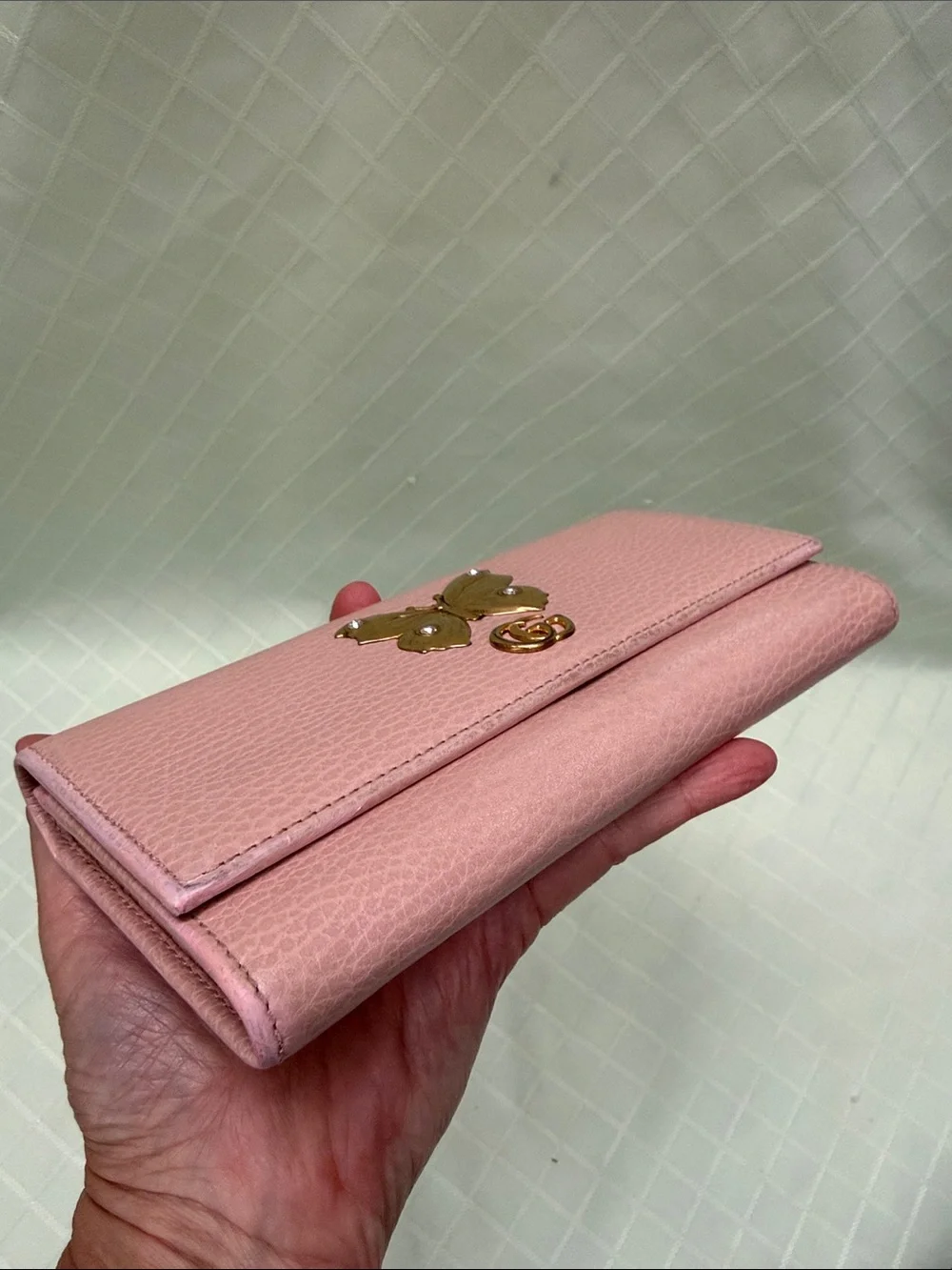 Gucci Pinkish Cream Leather Continental Wallet with Gold Butterfly Box Included - Picture 8 of 13